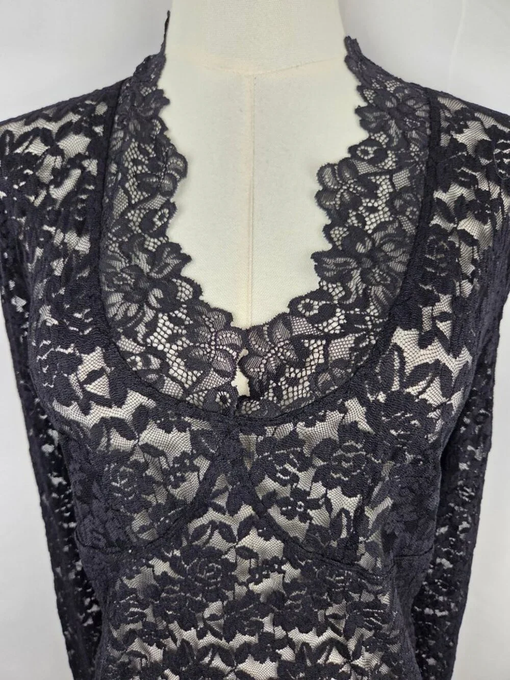 Free People‎ All Day Lace Top L Black Sheer Long Sleeve Scalloped V-Neck NWT